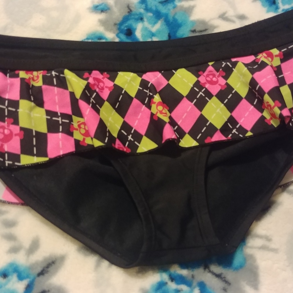 Bikini lot - Picture 3 of 5